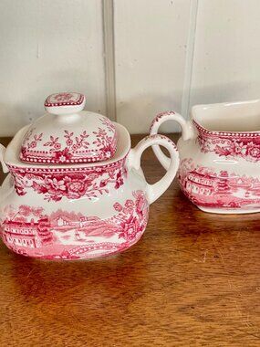 VTG Tonquin Red & Wht Transferware Creamer & Sugar Alfred Meakin Staffordshire